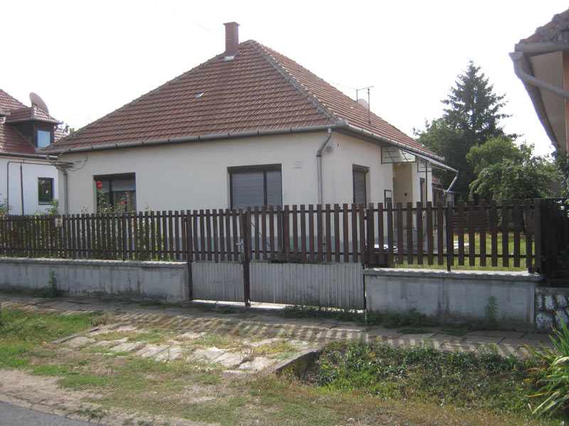 Magda-Zelenka's-Childhood-Home