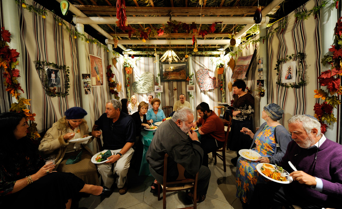 Jews in California celebrate Sukkot. Photo by Gina Ferazzi/Los Angeles Times via Getty Images.
