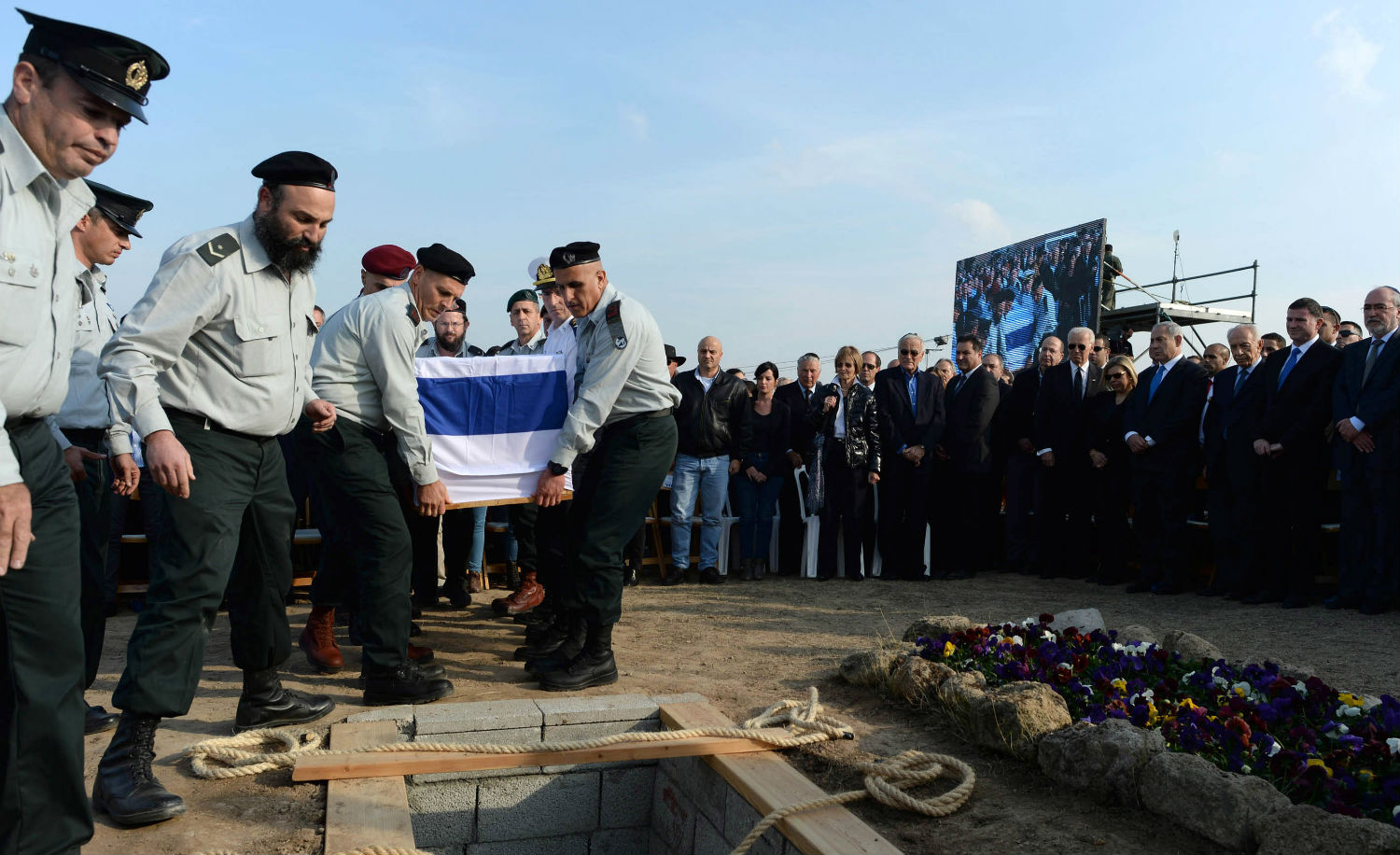 The funeral of Ariel Sharon on January 13, 2014 in Havat Hashikmim, Negev, Israel. Kobi Gideon / GPO via Getty Images.
