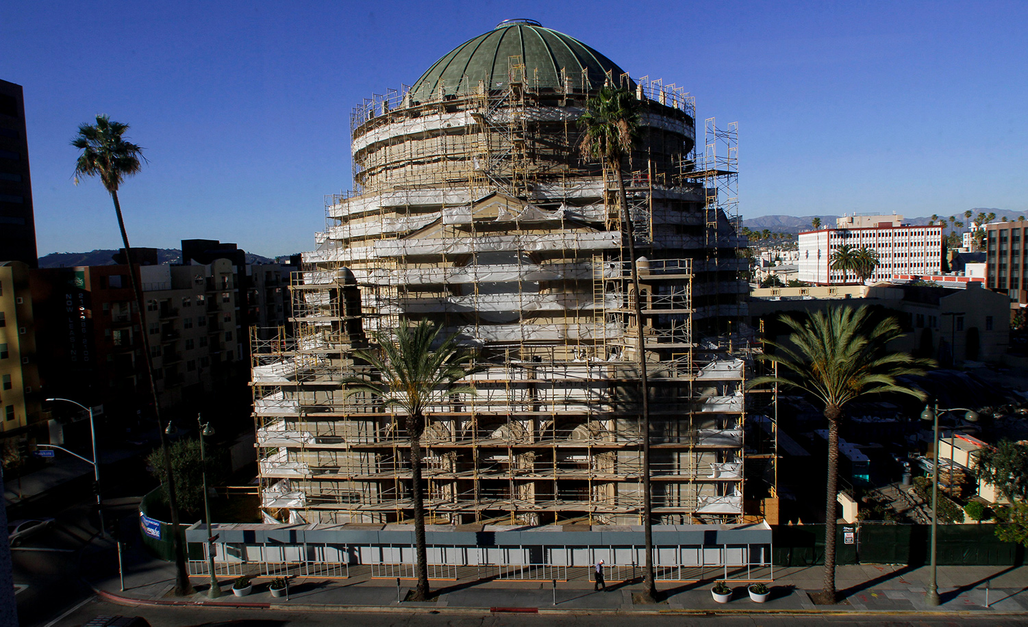 Scaffolding covering the Wilshire Boulevard Temple in Los Angeles on March 6, 2012. Anne Cusack/Los Angeles Times via Getty Images.
