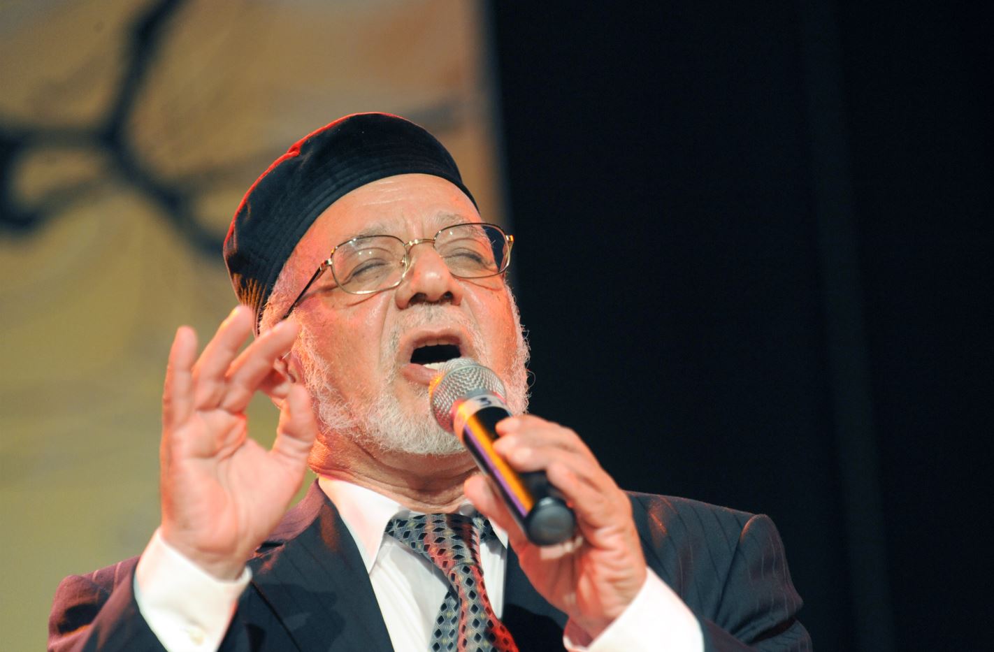 On October 29, 2009, Rabbi Haim Louk performs with the Moroccan orchestra Zyriab during the 6th festival of the Atlantic Andalusias in Essaouira, Morocco. Photo by Abdekhak Senna/AFP via Getty Images.

