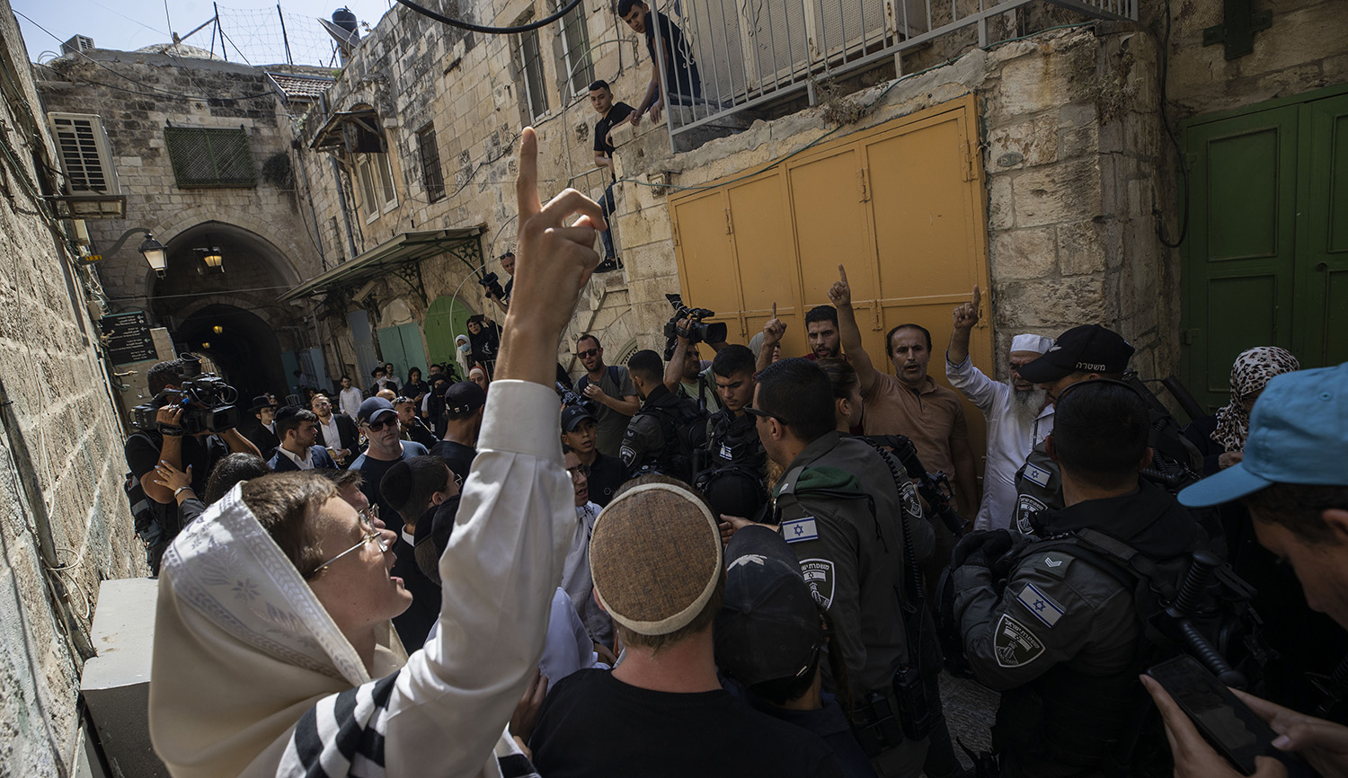 Palestinians, Jewish settlers, and Israeli forces clash at the Temple Mount on August 7, 2022. Mostafa Alkharouf/Anadolu Agency via Getty Images.
